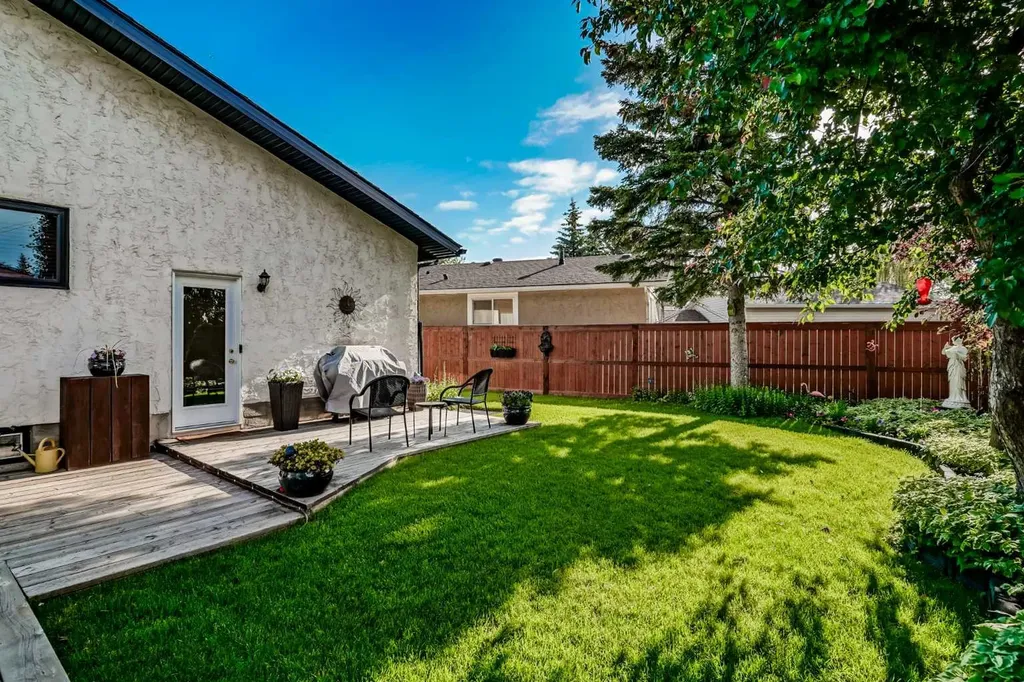 131 Cedarpark Drive SW Calgary AB T2W2J2