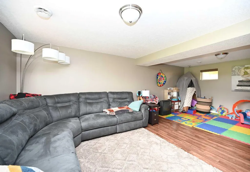 5005 44 Avenue Athabasca AB T9S 1J1