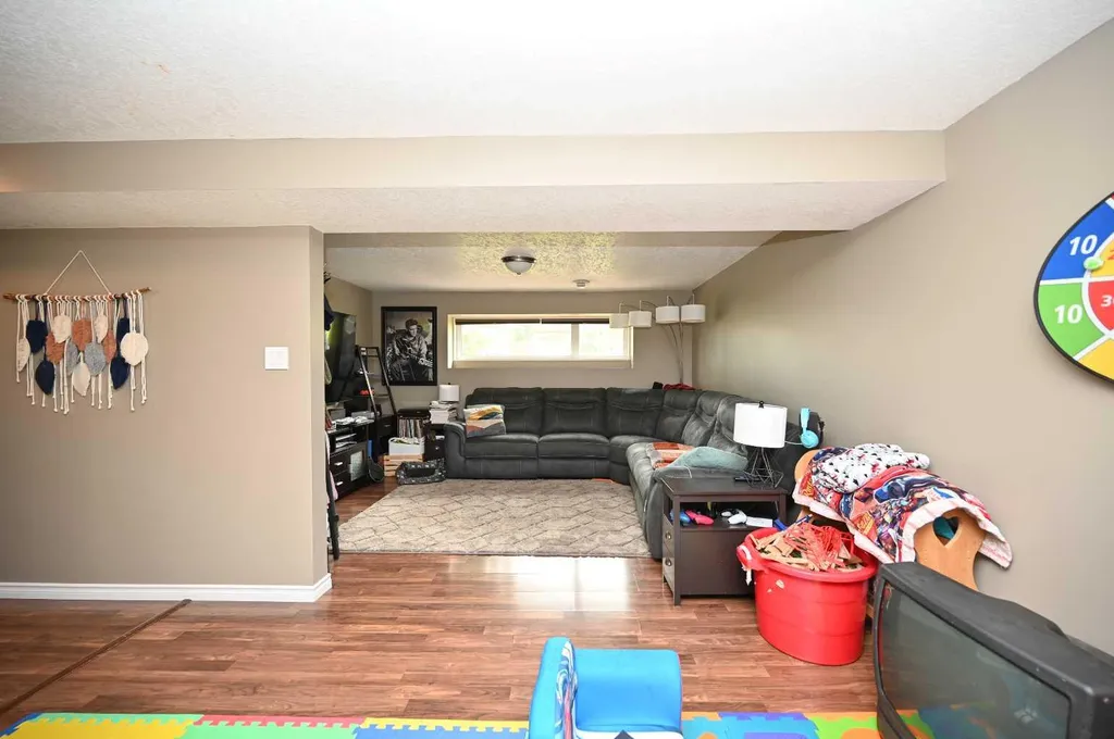 5005 44 Avenue Athabasca AB T9S 1J1
