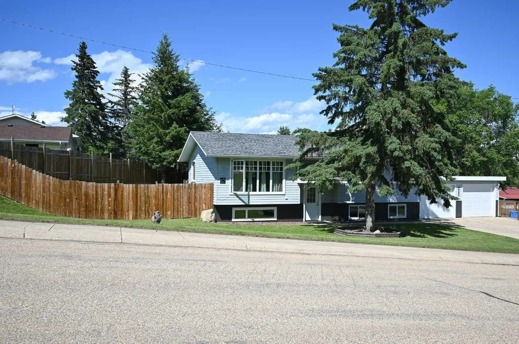 5005 44 Avenue Athabasca AB T9S 1J1