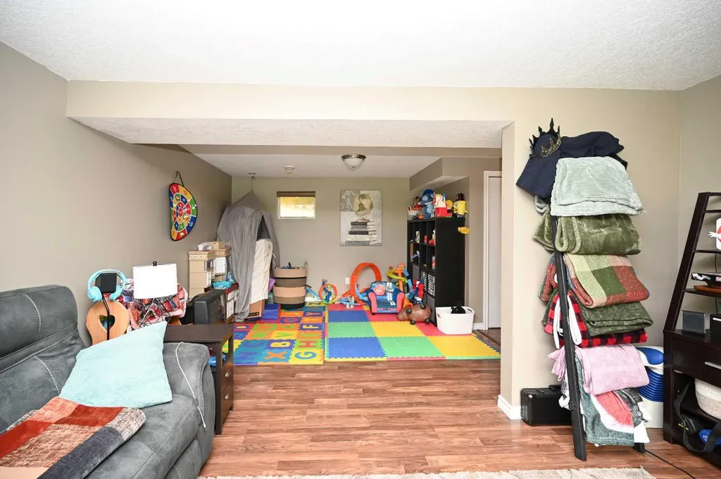 5005 44 Avenue Athabasca AB T9S 1J1