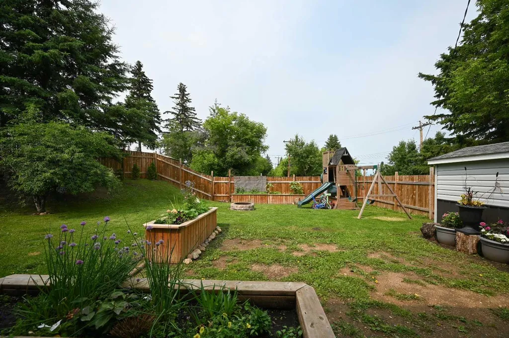 5005 44 Avenue Athabasca AB T9S 1J1