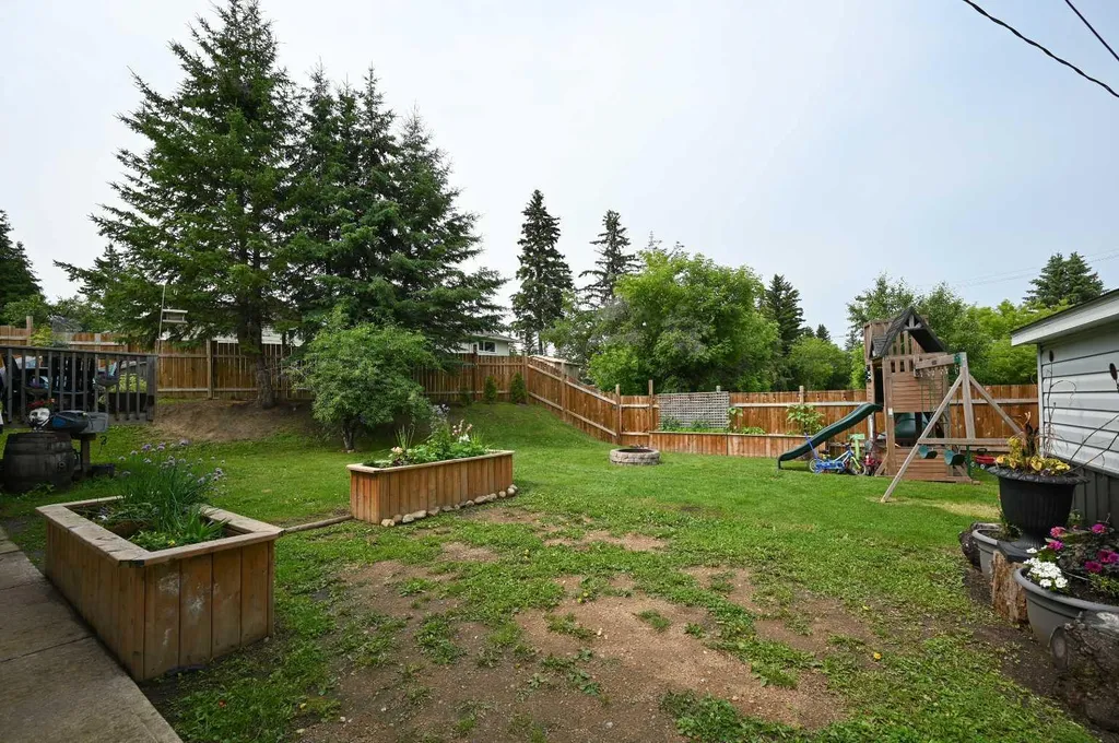 5005 44 Avenue Athabasca AB T9S 1J1