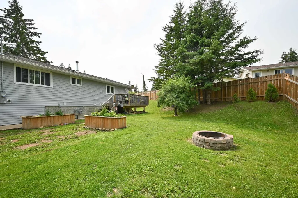 5005 44 Avenue Athabasca AB T9S 1J1