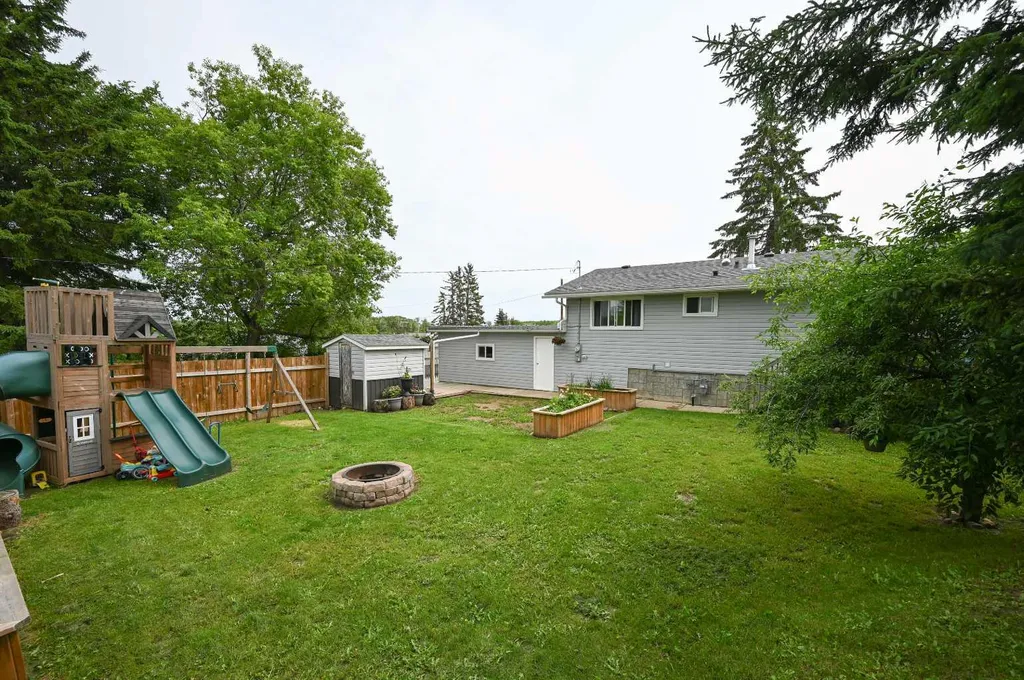 5005 44 Avenue Athabasca AB T9S 1J1