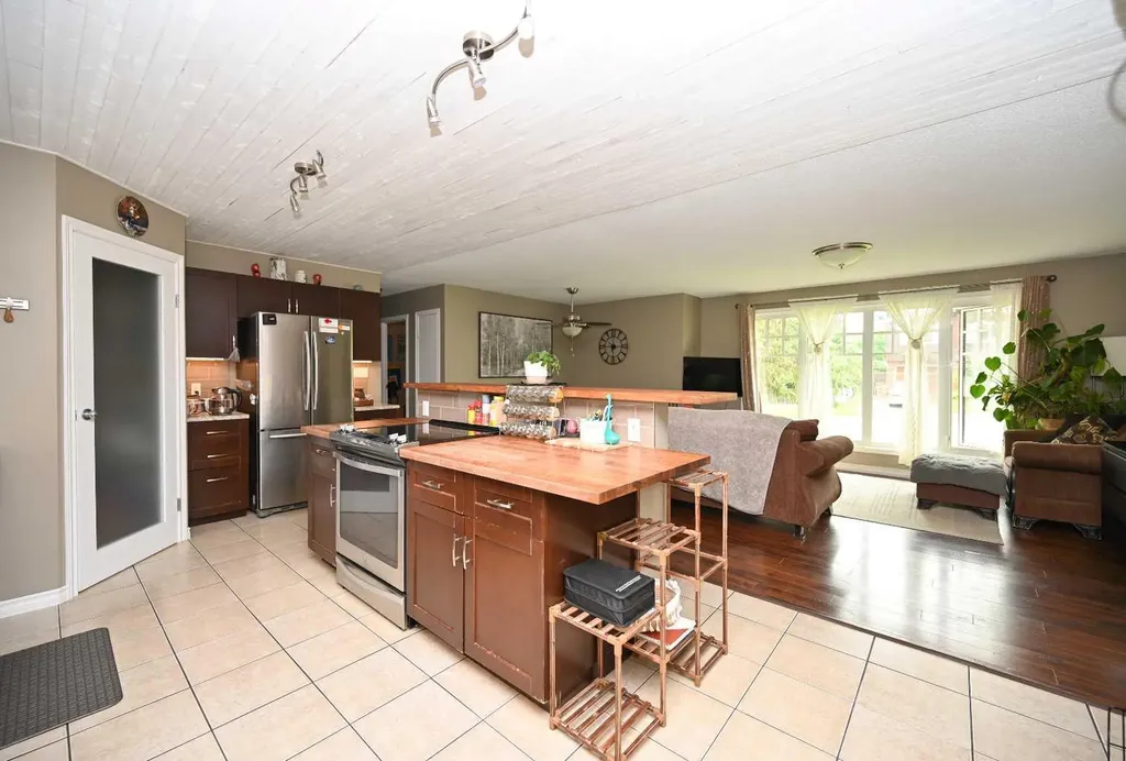 5005 44 Avenue Athabasca AB T9S 1J1