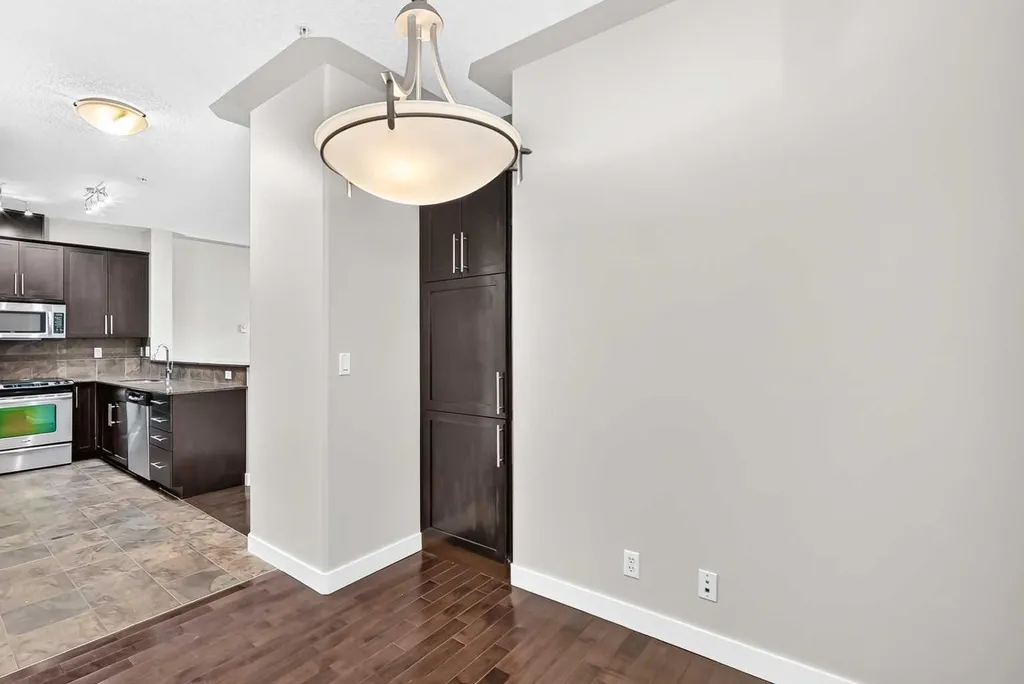 35 Inglewood Park SE Calgary AB T2G3W9