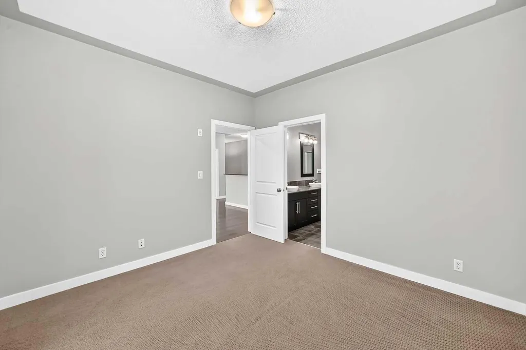 35 Inglewood Park SE Calgary AB T2G3W9