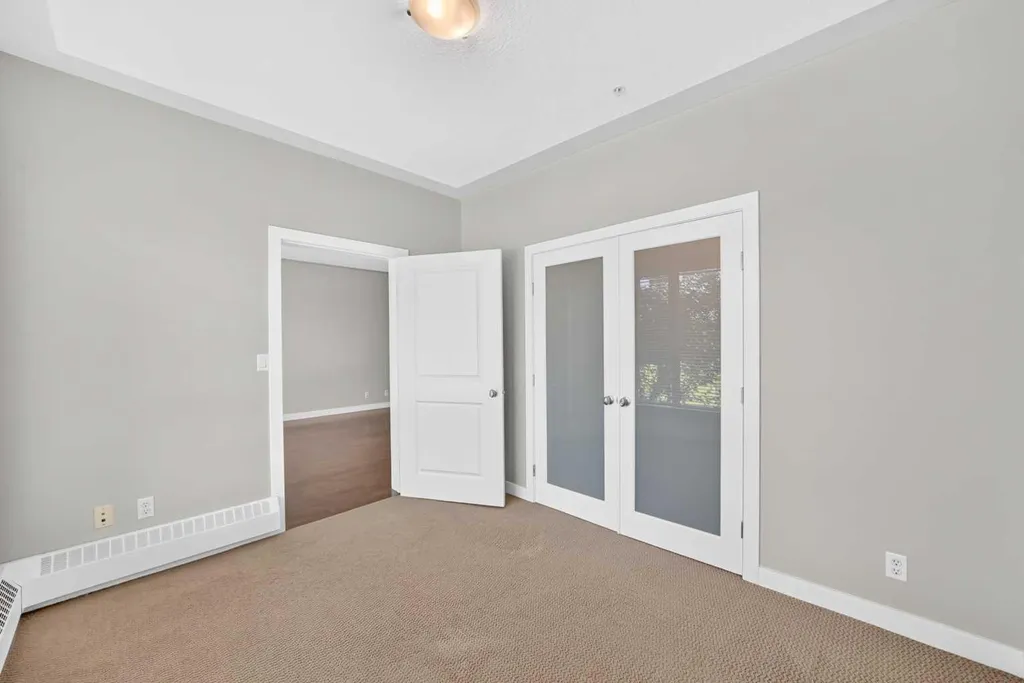 35 Inglewood Park SE Calgary AB T2G3W9