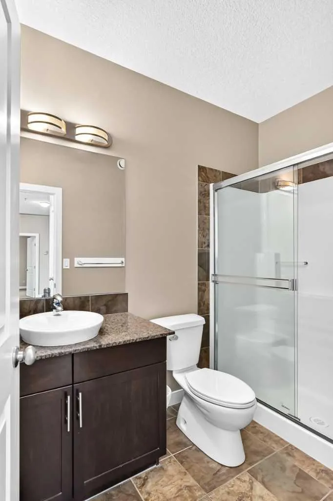 35 Inglewood Park SE Calgary AB T2G3W9