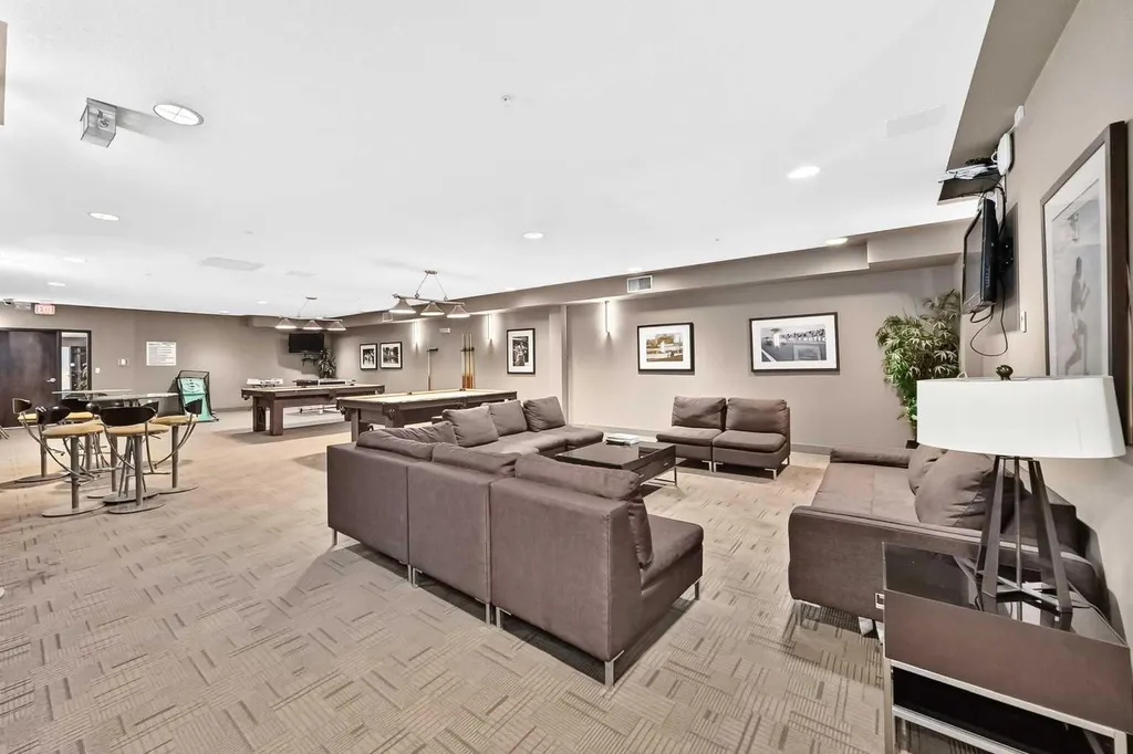 35 Inglewood Park SE Calgary AB T2G3W9