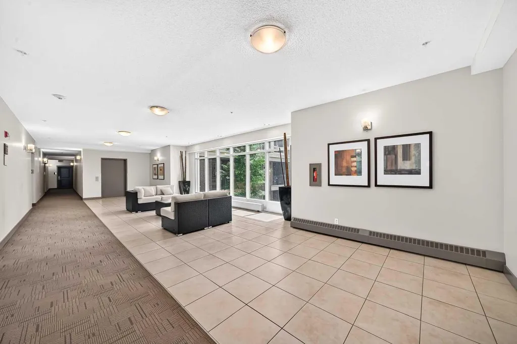 35 Inglewood Park SE Calgary AB T2G3W9