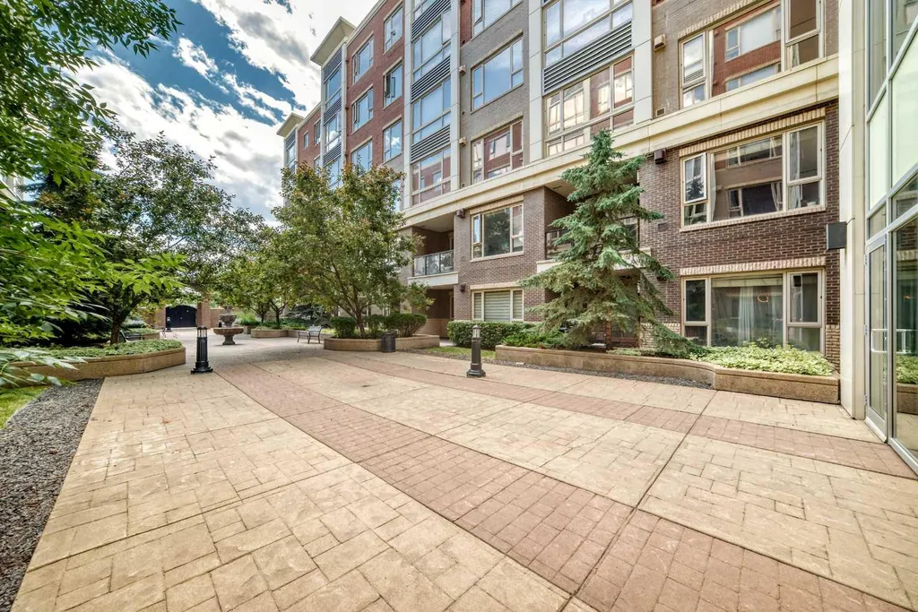 35 Inglewood Park SE Calgary AB T2G3W9