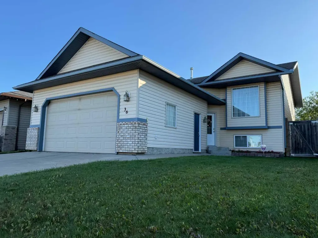 36 Pinnacle Way Grande Prairie AB T8W 2X6