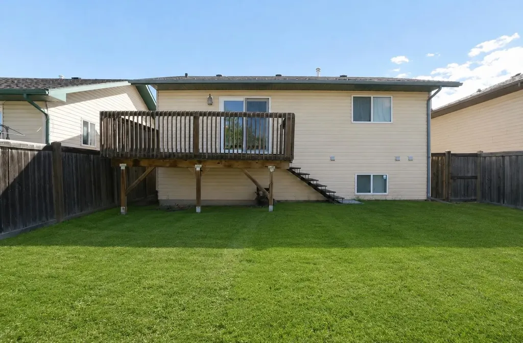 36 Pinnacle Way Grande Prairie AB T8W 2X6