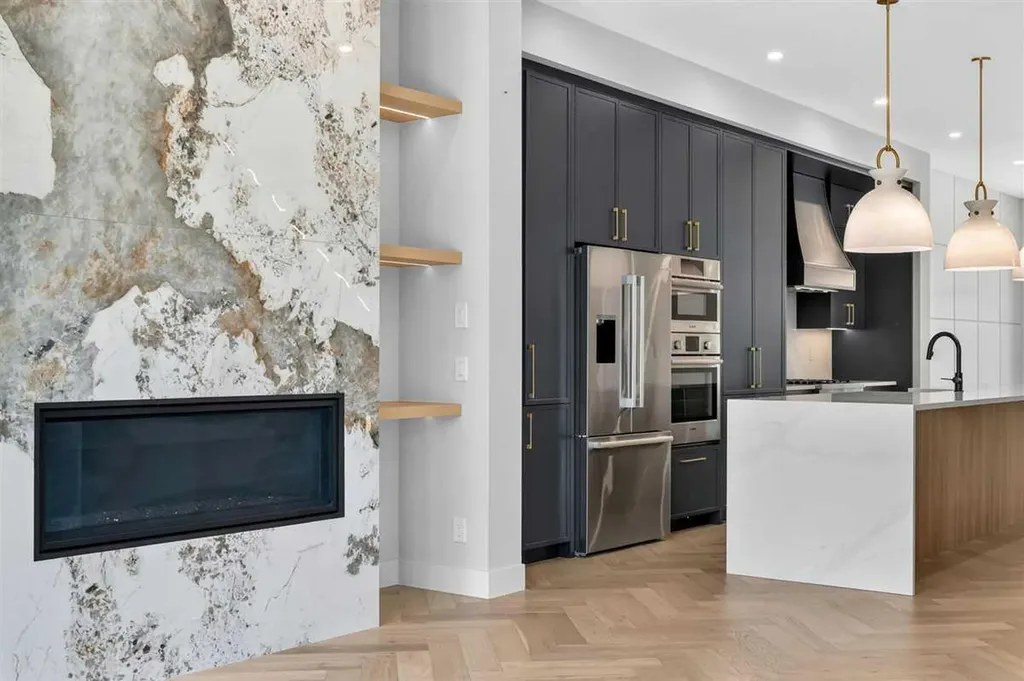 924 33a Street NW Calgary AB T2N 2X3