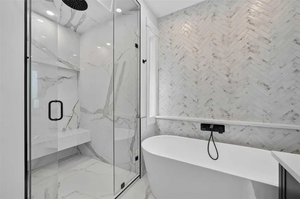 924 33a Street NW Calgary AB T2N 2X3