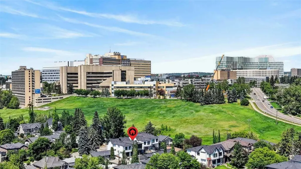 924 33a Street NW Calgary AB T2N 2X3