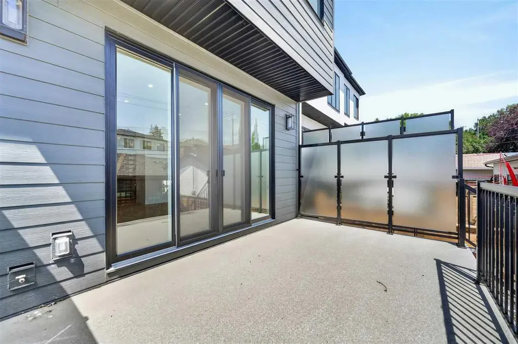 924 33a Street NW Calgary AB T2N 2X3