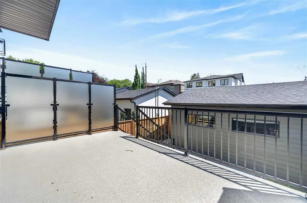924 33a Street NW Calgary AB T2N 2X3