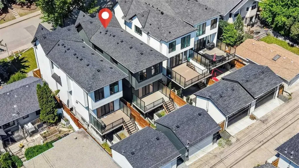 924 33a Street NW Calgary AB T2N 2X3