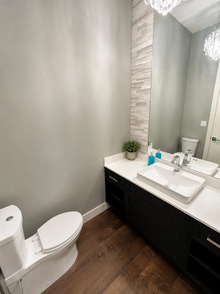532 22 Avenue NE Calgary AB T2E 1T9