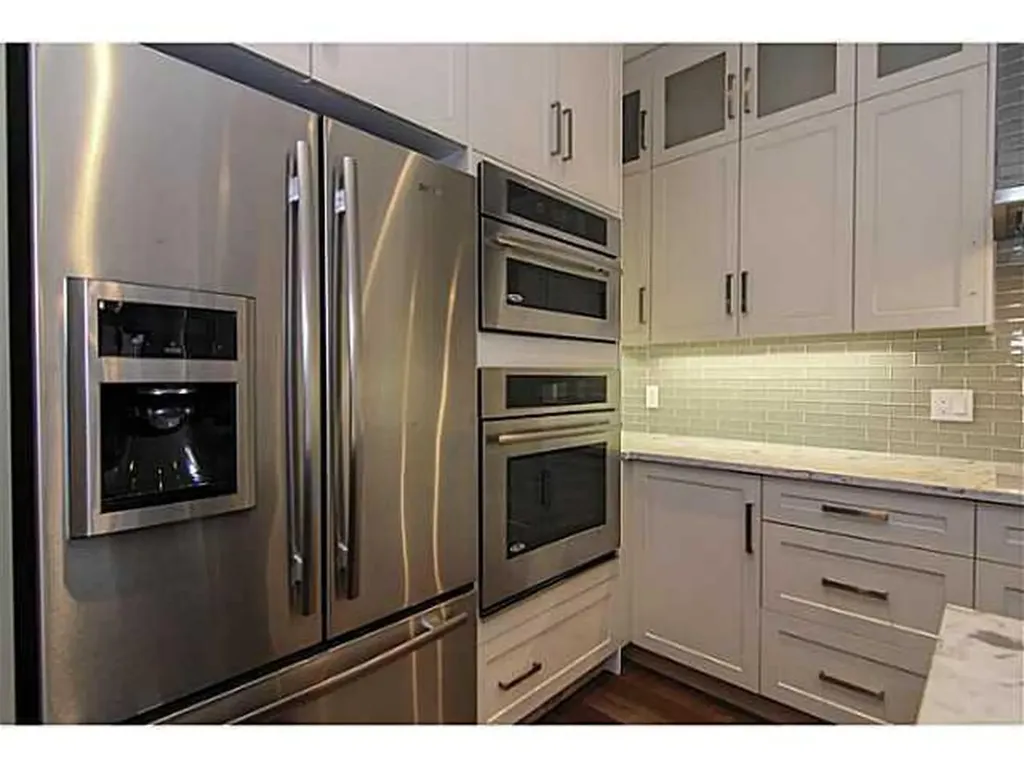 532 22 Avenue NE Calgary AB T2E 1T9
