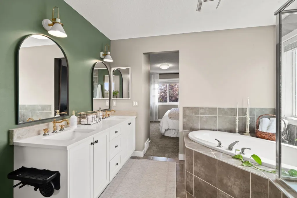 172 Mcivor Terrace Chestermere AB T1X 0R6