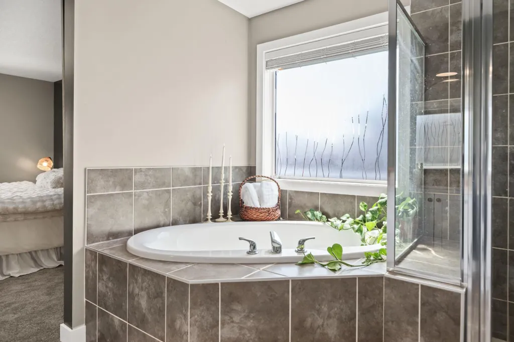 172 Mcivor Terrace Chestermere AB T1X 0R6