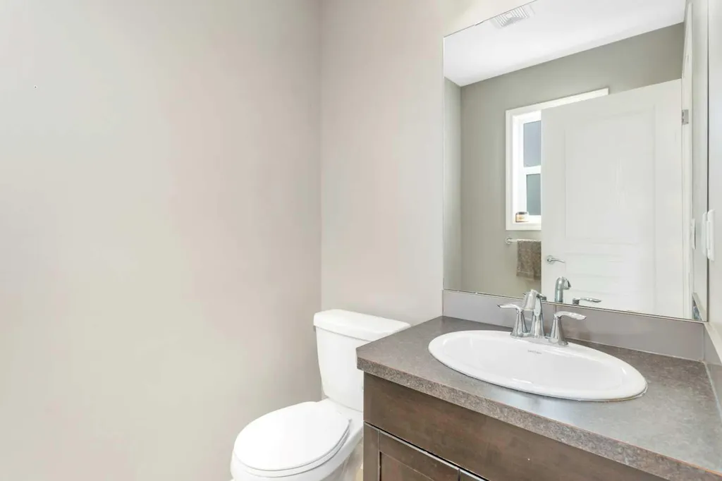 6 Reid Court Sylvan Lake AB T4S 1W3