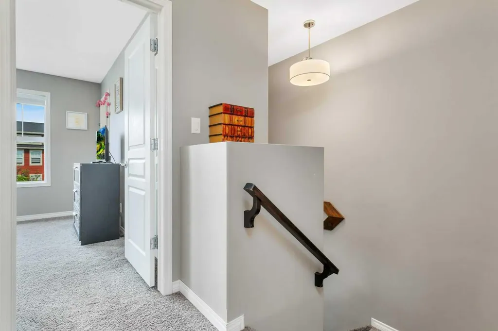 6 Reid Court Sylvan Lake AB T4S 1W3