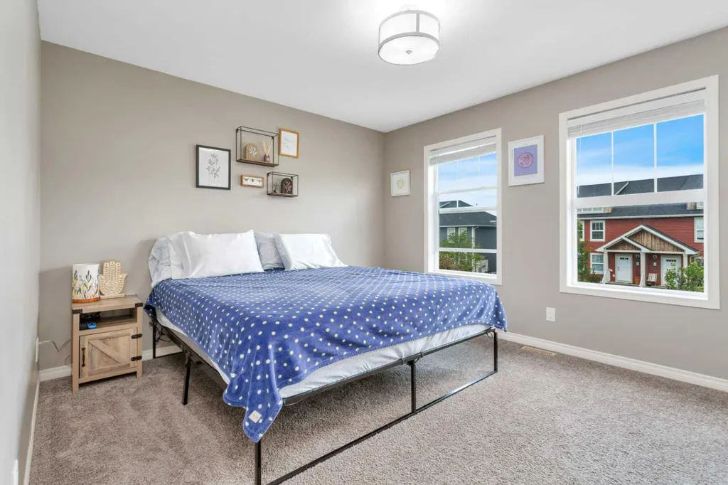 6 Reid Court Sylvan Lake AB T4S 1W3