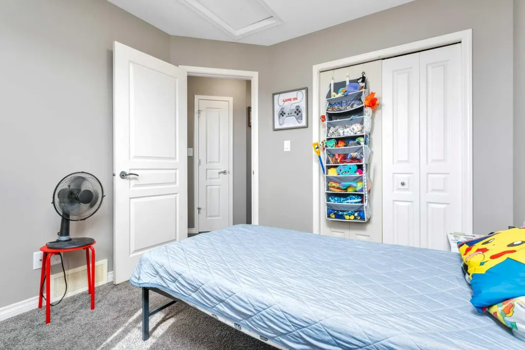 6 Reid Court Sylvan Lake AB T4S 1W3