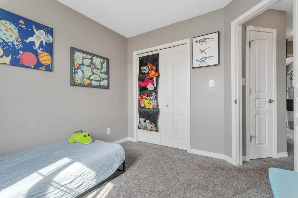 6 Reid Court Sylvan Lake AB T4S 1W3
