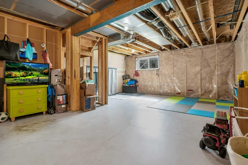6 Reid Court Sylvan Lake AB T4S 1W3