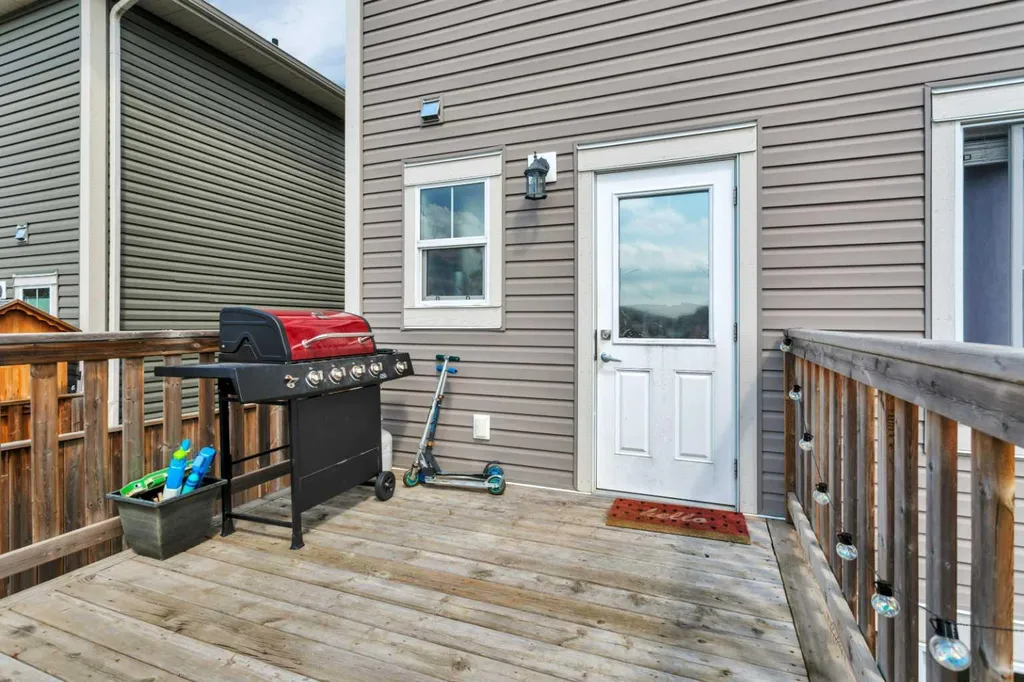 6 Reid Court Sylvan Lake AB T4S 1W3