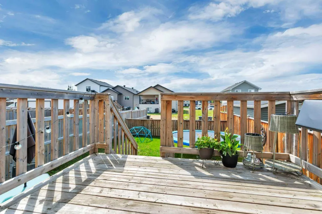 6 Reid Court Sylvan Lake AB T4S 1W3