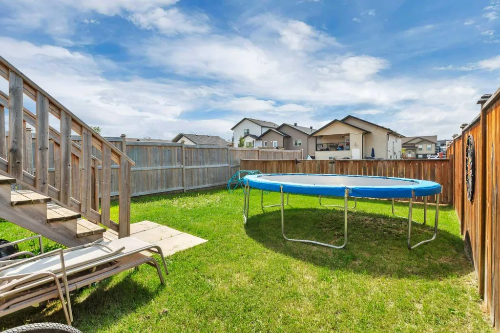 6 Reid Court Sylvan Lake AB T4S 1W3