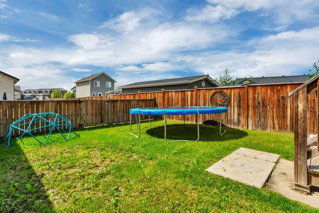 6 Reid Court Sylvan Lake AB T4S 1W3