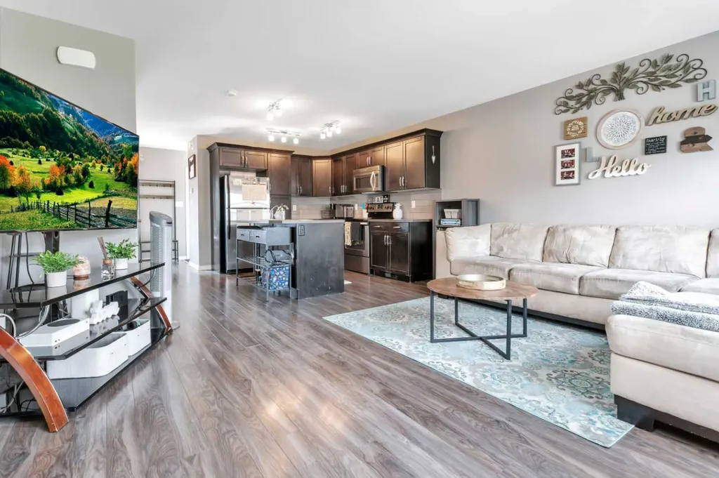 6 Reid Court Sylvan Lake AB T4S 1W3