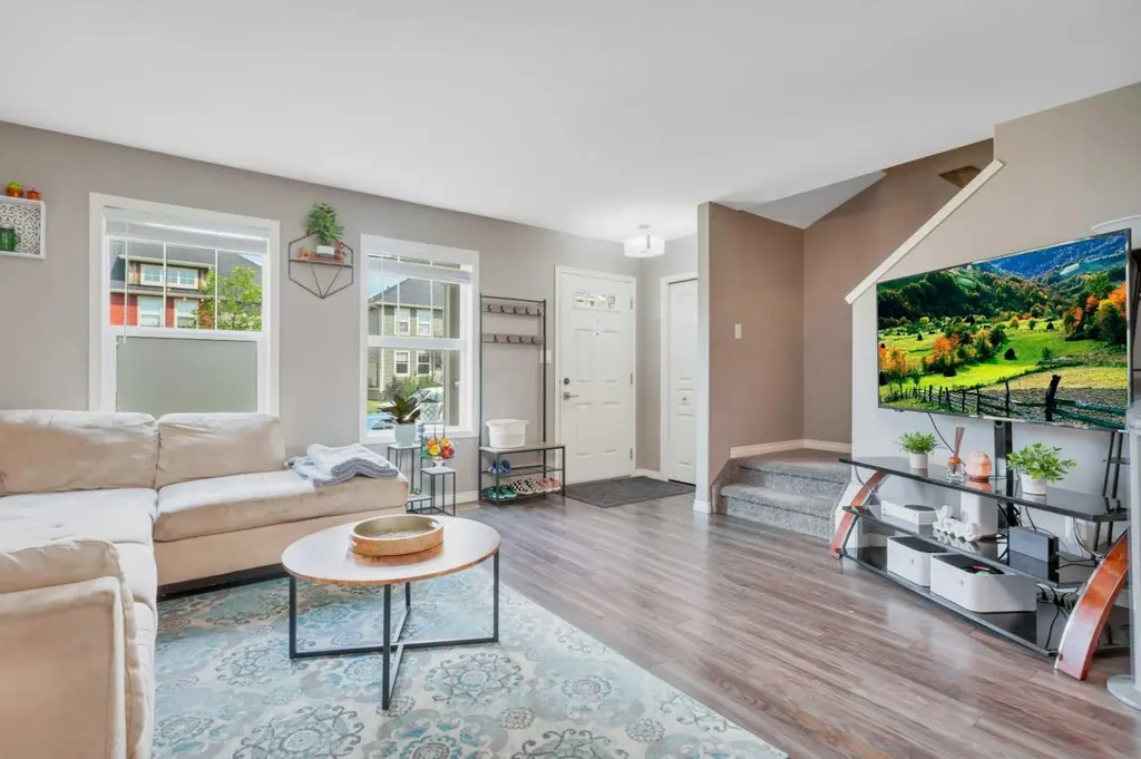 6 Reid Court Sylvan Lake AB T4S 1W3