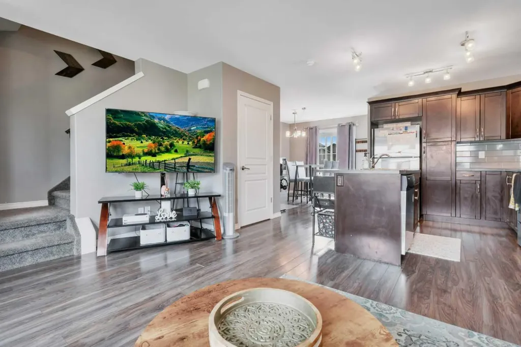 6 Reid Court Sylvan Lake AB T4S 1W3