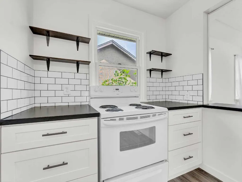 112 8 Street SW Medicine Hat AB T1A 4L6