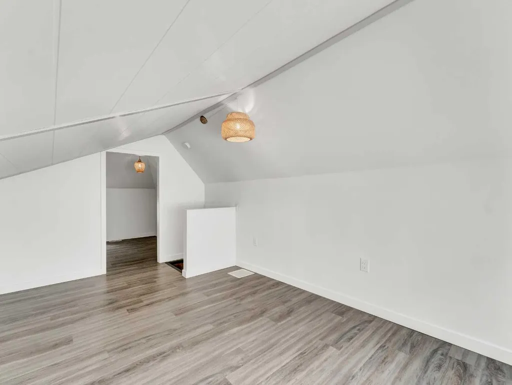 112 8 Street SW Medicine Hat AB T1A 4L6