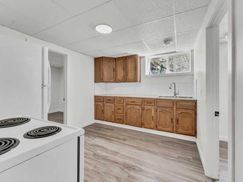 112 8 Street SW Medicine Hat AB T1A 4L6