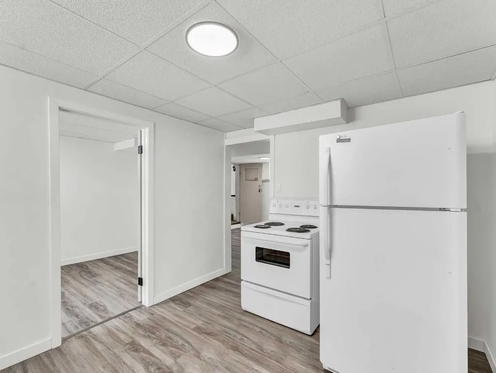 112 8 Street SW Medicine Hat AB T1A 4L6