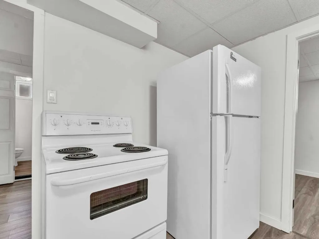 112 8 Street SW Medicine Hat AB T1A 4L6