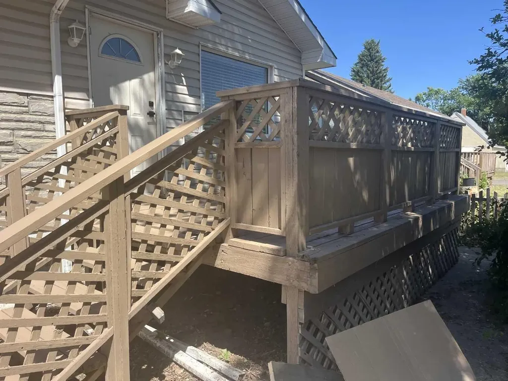 112 8 Street SW Medicine Hat AB T1A 4L6