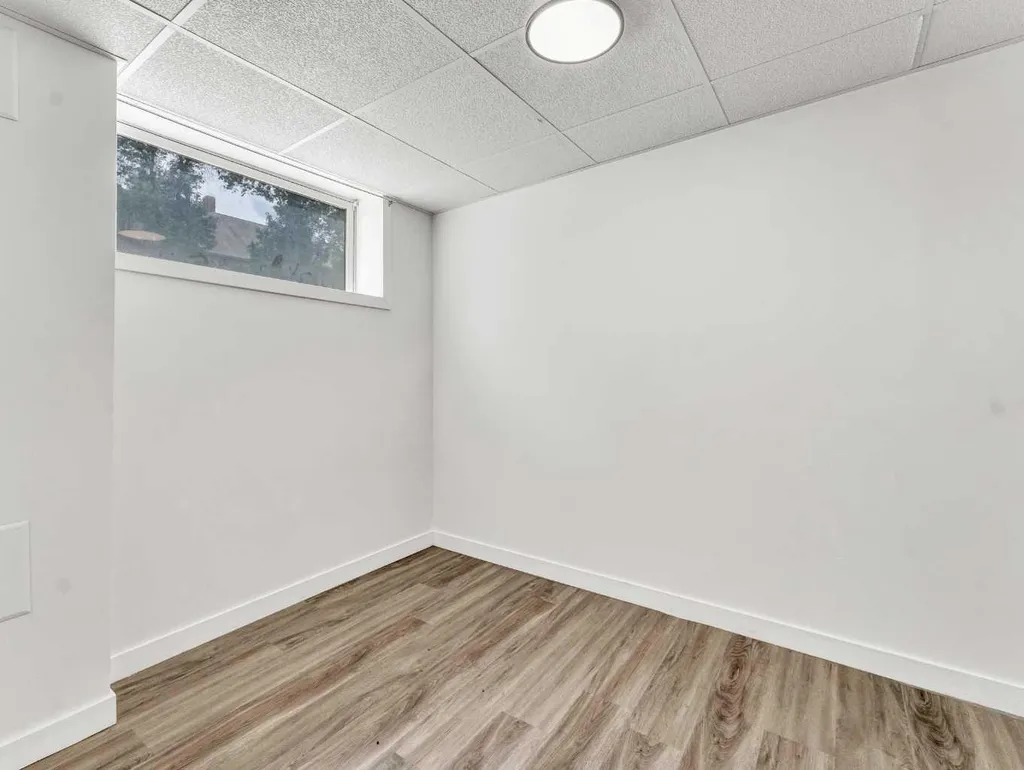 112 8 Street SW Medicine Hat AB T1A 4L6