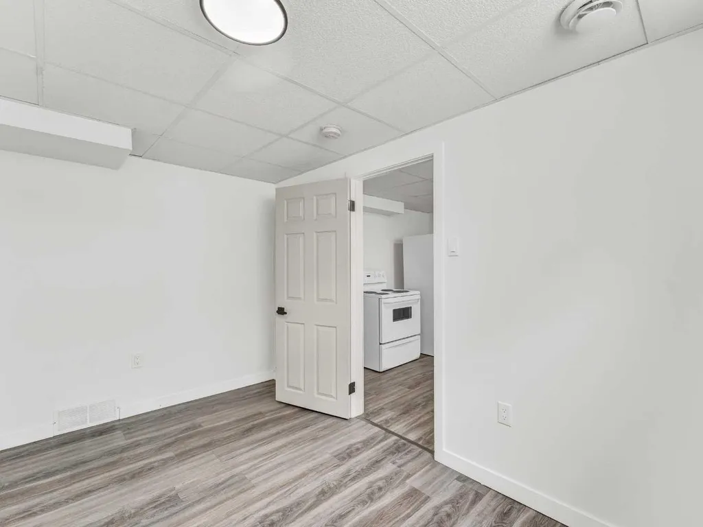 112 8 Street SW Medicine Hat AB T1A 4L6